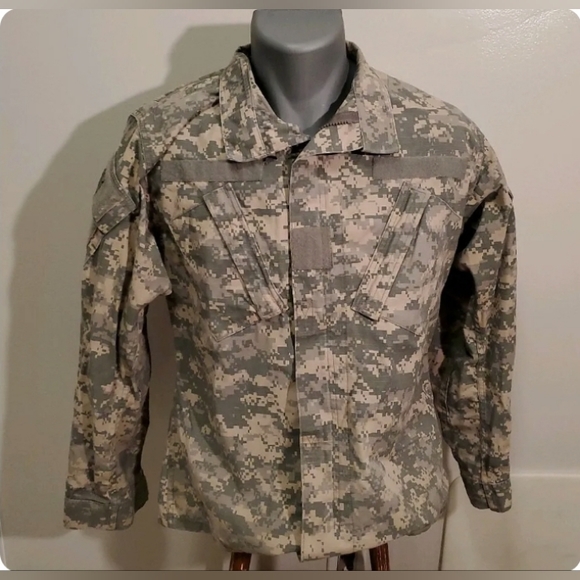 Authentic U.S. ARMY COMBAT COAT! - Picture 1 of 5